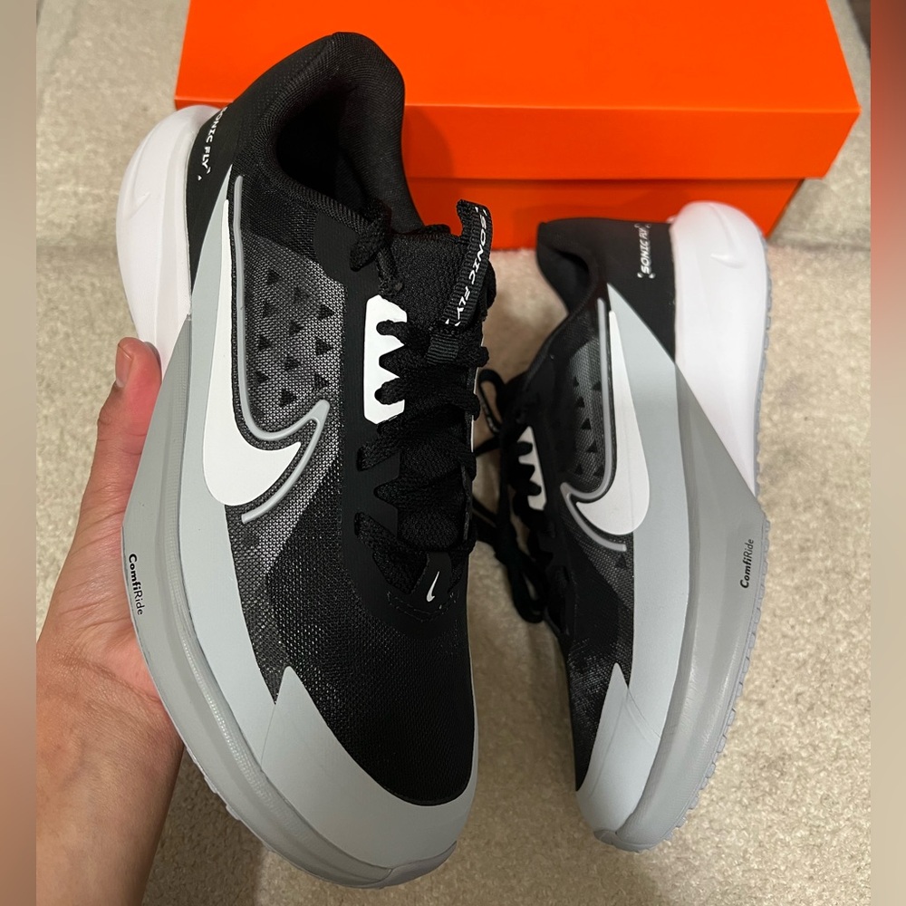 Nike Sonic Fly Older Kids' Running Shoes - Picture 6 of 9
